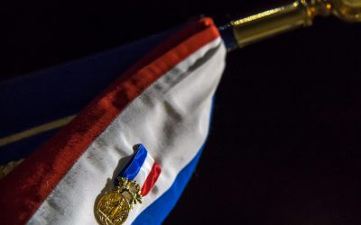 Sainte-Barbe 2020 : attribution de la médaille pour Actes de Courage et de Dévouement au drapeau du Corps départemental