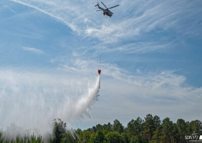 largage-helicoptere-securite-civile-super-puma-bombardier-eau