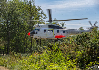 helicoptere-securite-civile-super-puma-bombardier-eau-décollage